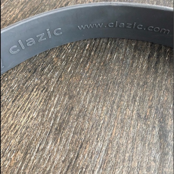 Clazic Grey belt with paw print buckle - Picture 10 of 10